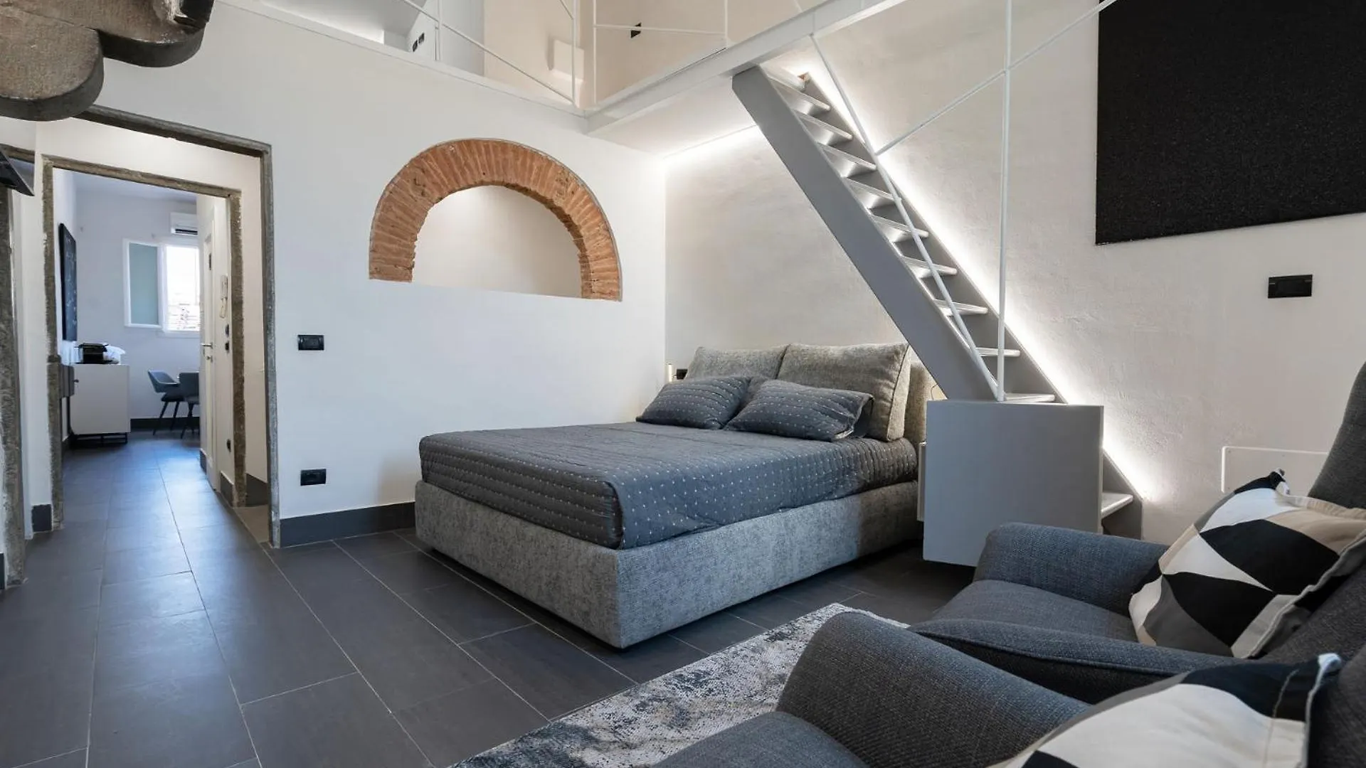 Explore Florence, Your Unforgettable Stay At Via Giraldi House